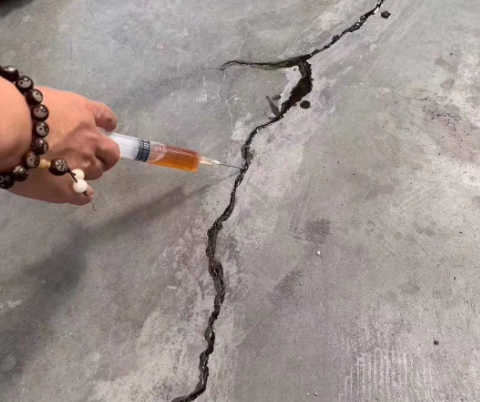 大渡口混凝土裂缝修补技术详解​