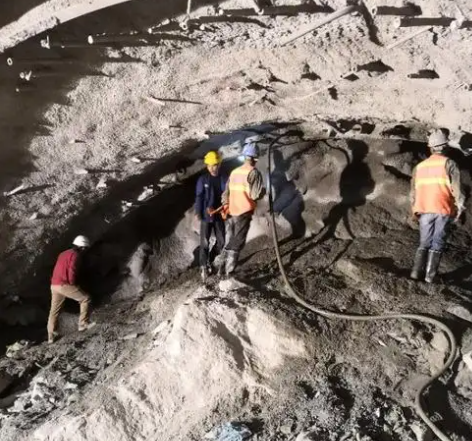 大渡口拱顶带模注浆料的施工流程及注意事项